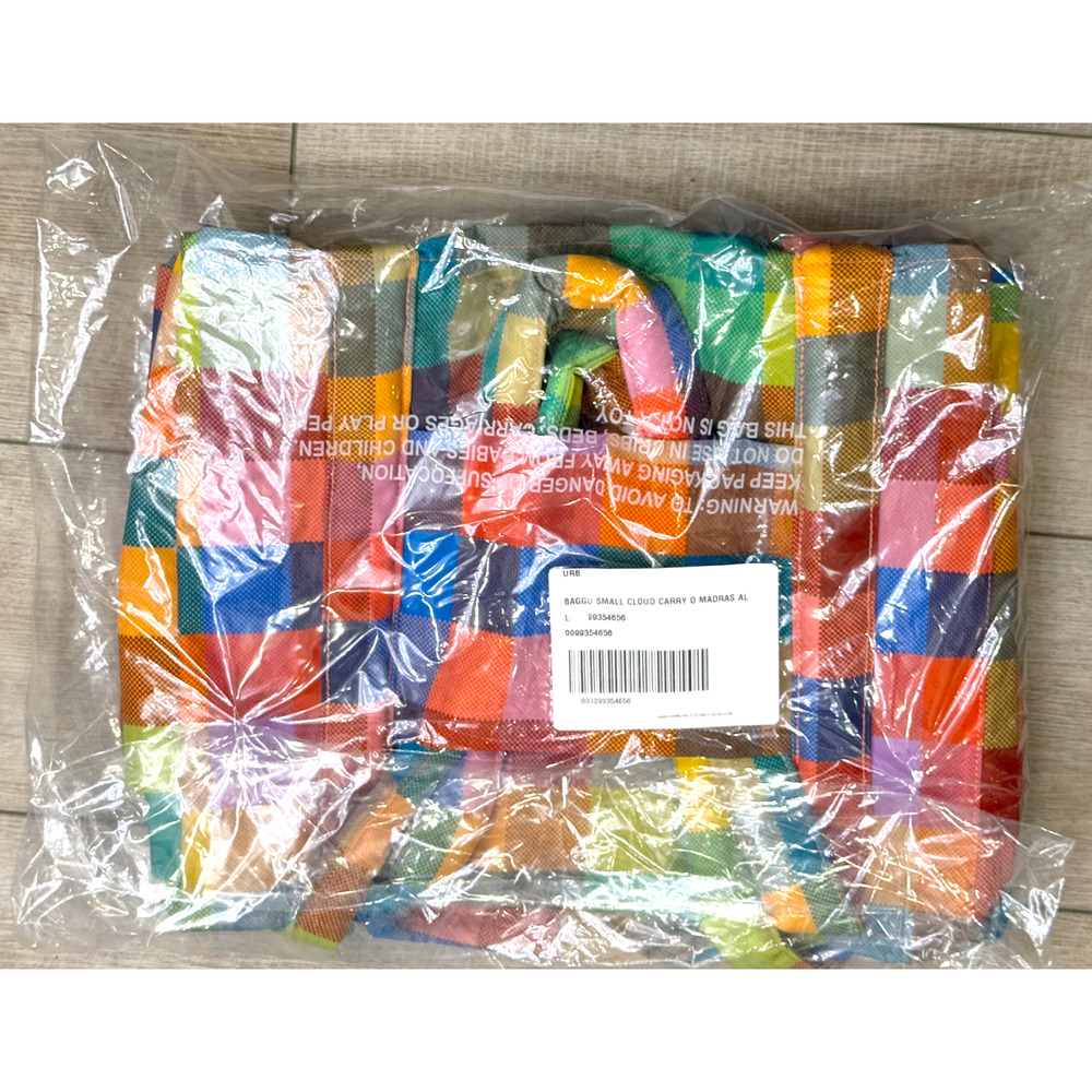 NEW BAGGU UO URBAN OUTFITTERS MADRAS PLAID SMALL CLOUD CARRY-ON BAG